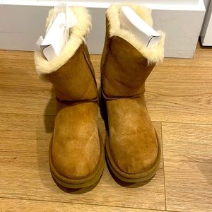 UGG Women's Classic Shearling Bailey Button Suede Boots